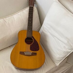 Yamaha Natural Top Acoustic Guitar with Tortoiseshell Pickguard